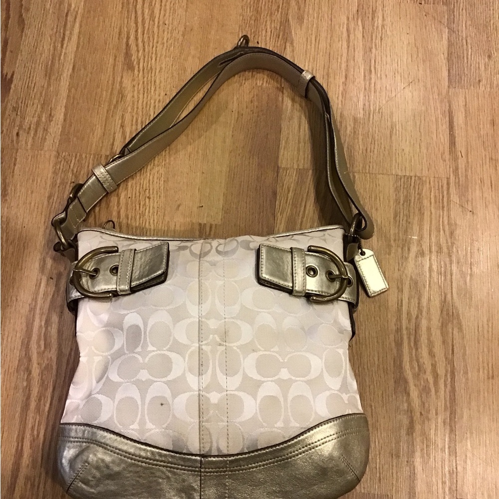 Woman Coach Shoulder Bag with Signature Style Champagne - Picture 5 of 12